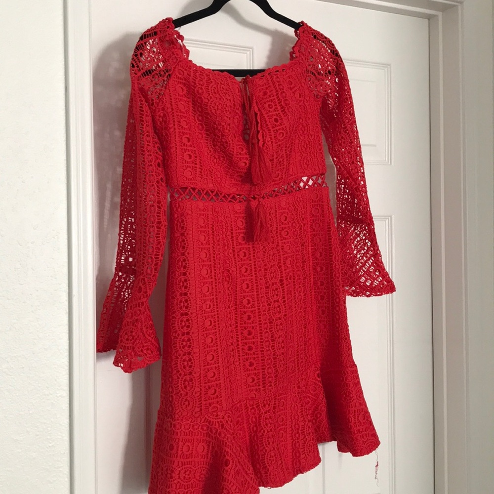 Off the shoulder res lace dress (fitted)